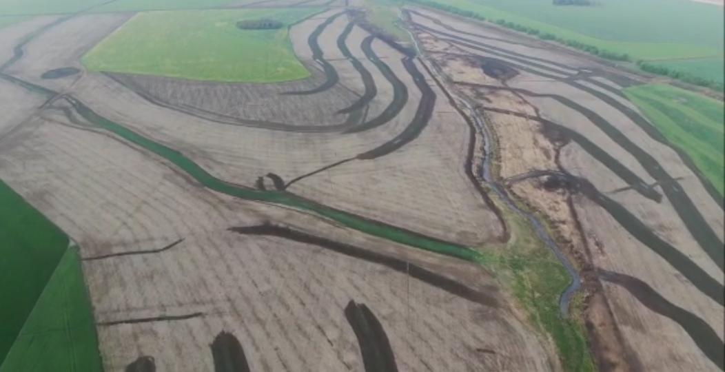 Proyecto de reconversión Area Grandera en Agricola con lavado de perfil salino/canalización planos cóncavos con sistema de control de erosión hídrica y terrazas cultivables. Provisión de Equipos para el Ingeniero Fernando Daniel, estudio EGA